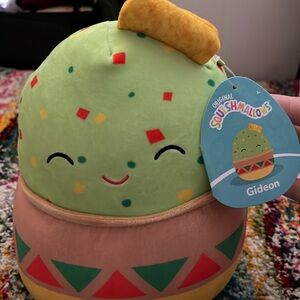 8” Gideon squishmallow